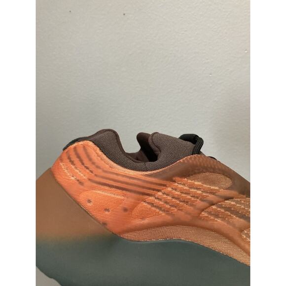Adidas Yeezy 700 V3 Copper Fade Brand New Men’s 11.5 main image 8